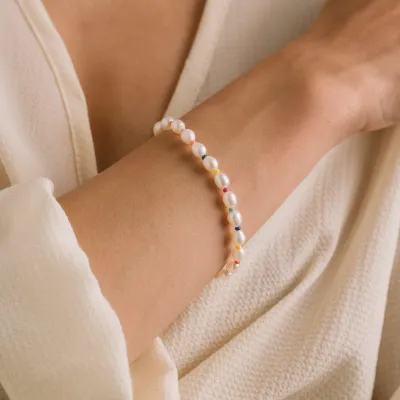 Lover&#39;s Tempo Waterproof Rainbow Pearl Bracelet