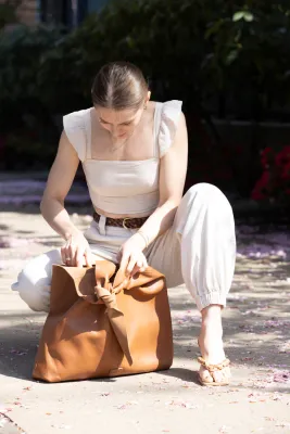 RISA Knot Tote Leather Tan RISA Knot Tote Leather Tan