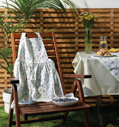 Danica Classic Apron Hand Picked