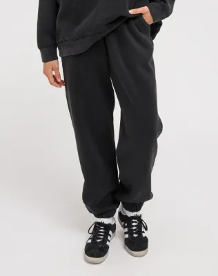 Brunette the Label Oversized Jogger Washed Black Brunette the Label Oversized Jogger Washed Black
