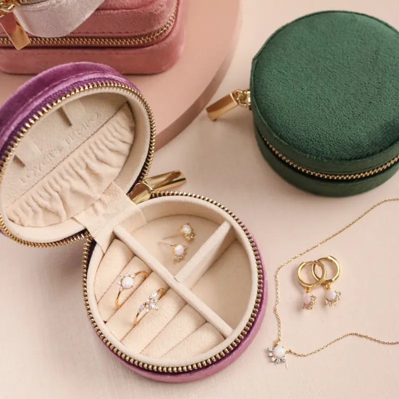 Lover's Tempo Circle Bon Voyage Jewelry Box