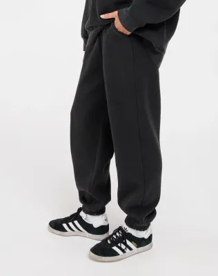 Brunette the Label Oversized Jogger Washed Black