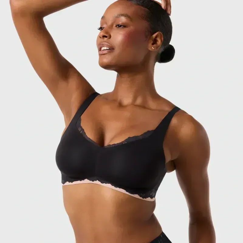 Evelyn &amp; Bobbie Beyond Bra Noir Lace