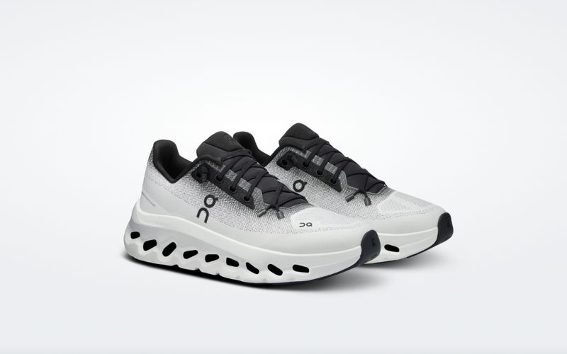On Cloudtilt Women Black/Ivory
