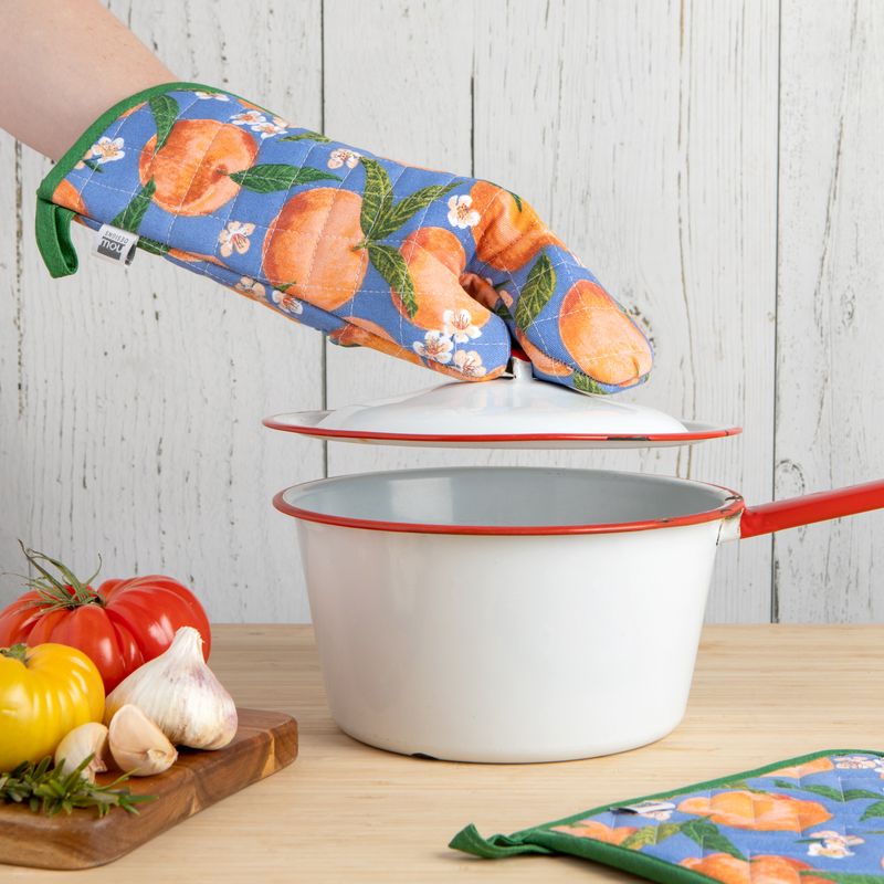 Danica Mitt Chef Peaches