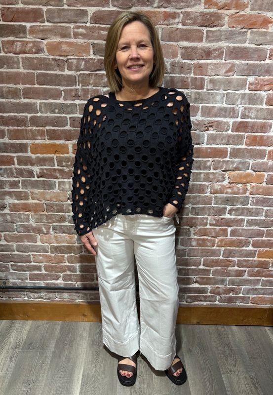 Shannon Passero Lula Pullover Black