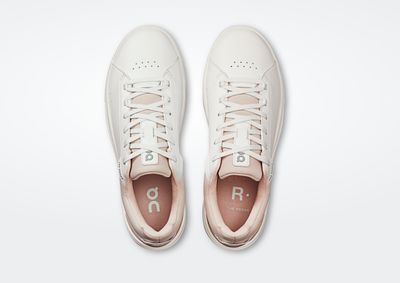 On The Roger Advantage Women White/Rosehip