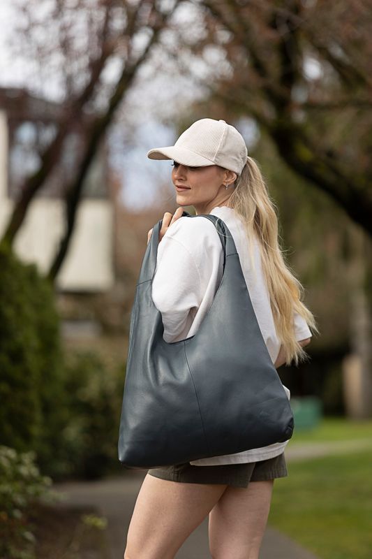 RISA Knot Tote Leather Moonlight Blue