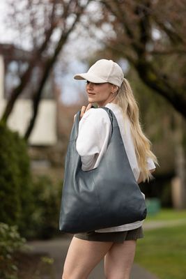RISA Knot Tote Leather Moonlight Blue