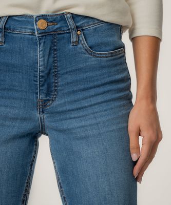 Kut From The Kloth Kelsey FAB AB Flare Sentiment