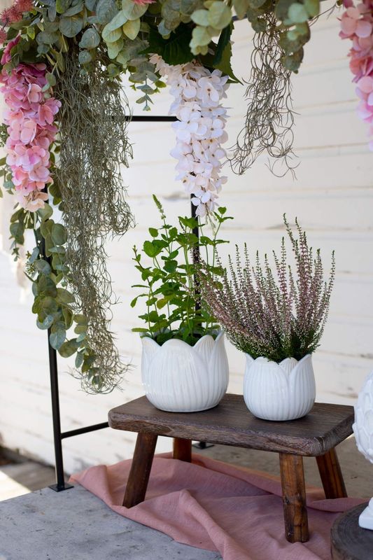 Bacon Basketware White Tulip Pot Large