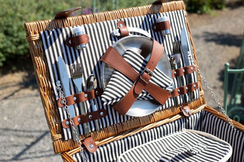 Bacon Basketware Willow 4 Person Picnic Basket