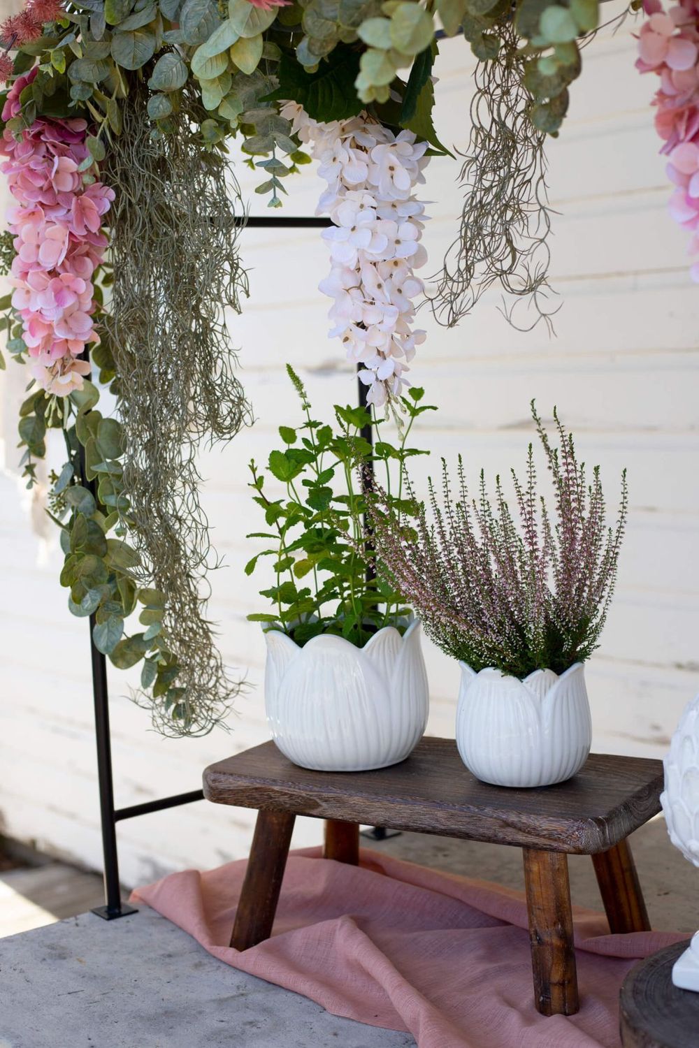 Bacon Basketware White Tulip Pot Small Bacon Basketware White Tulip Pot Small
