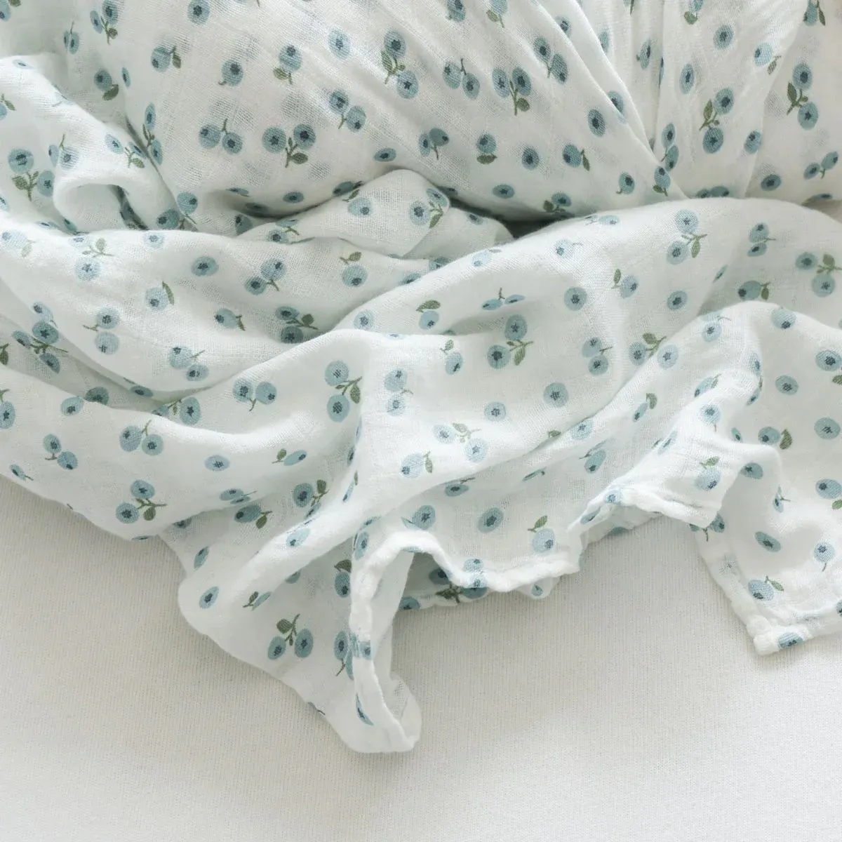 Lulujo Classic Muslin Swaddle Blanket Blueberries