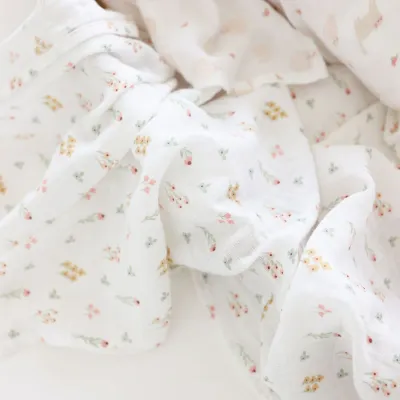 Lulujo 2Pack Cotton Muslin Swaddle Kitty Cat & Flower Field