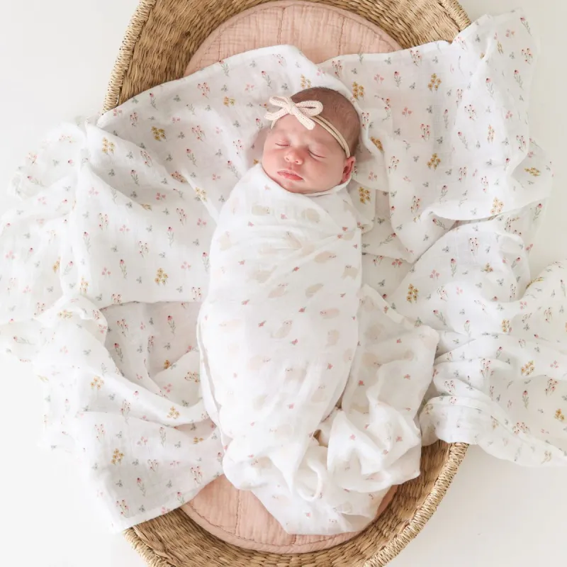 Lulujo 2Pack Cotton Muslin Swaddle Kitty Cat &amp; Flower Field