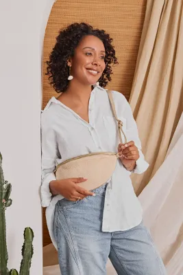 Caracoal Natural Rafia Belt Bag