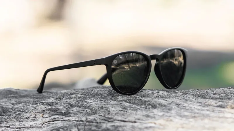 Knockaround Mai Tais Black on Black/Smoke Knockaround Mai Tais Black on Black/Smoke