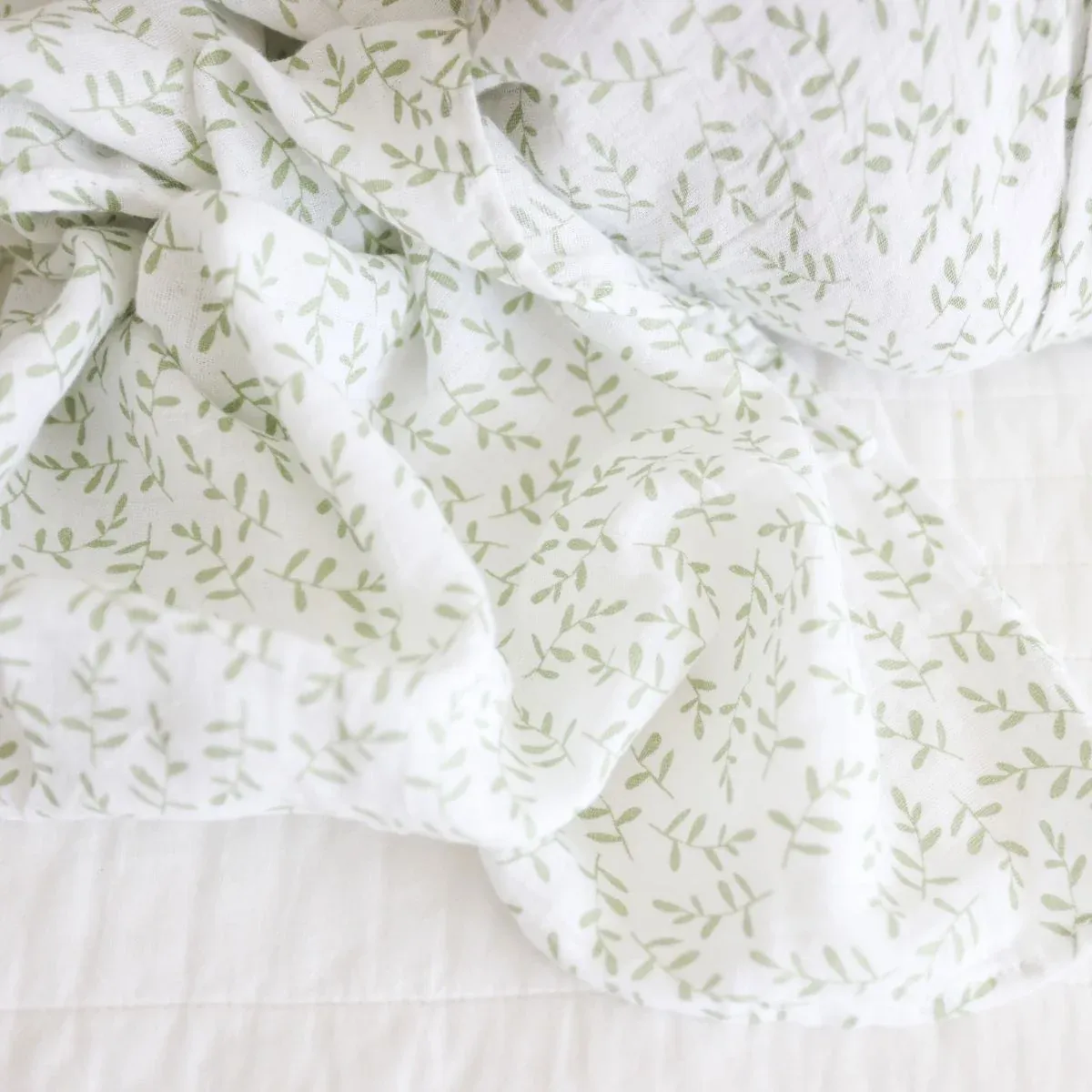Lulujo Classic Muslin Swaddle Blanket Greenery Lulujo Classic Muslin Swaddle Blanket Greenery