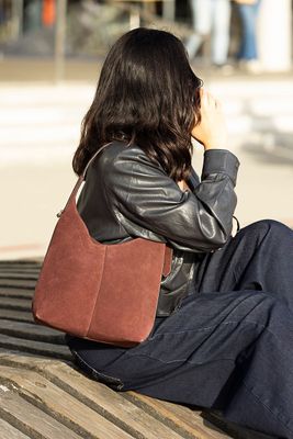 RISA Claude Shoulder Bag Maroon Suede