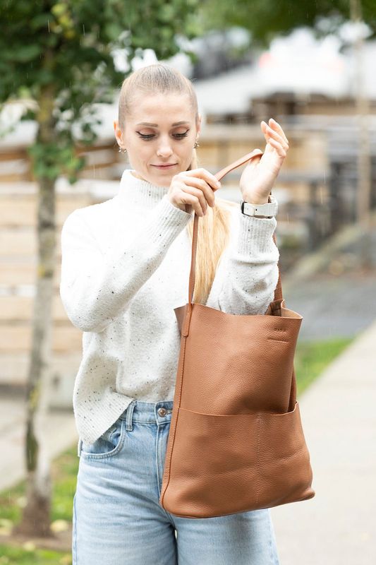 RISA Lila Pocket Leather Tote Tan