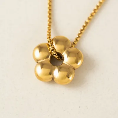 Lover's Tempo Waterproof Daisy Charm Necklace