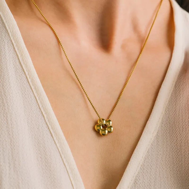 Lover's Tempo Waterproof Daisy Charm Necklace