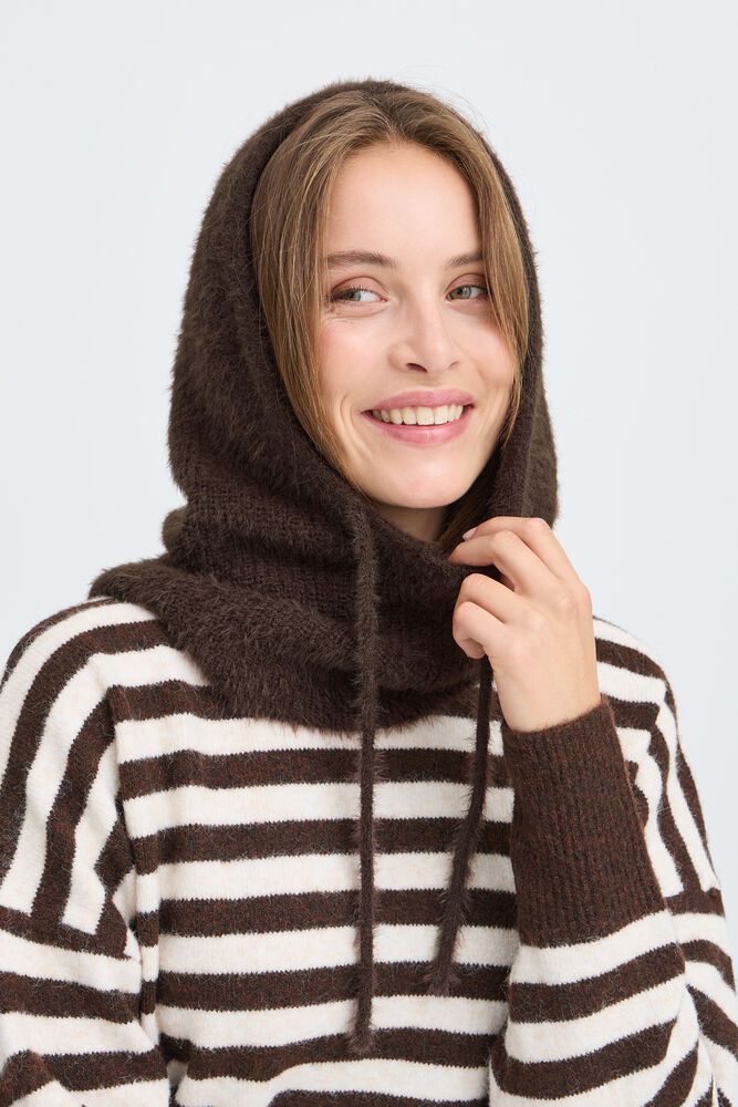 B. Young BYVips Cowl