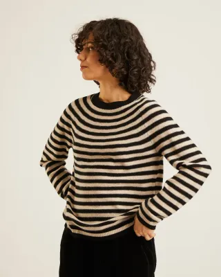 Naif Valuri Sweater Black/Oat Stripe