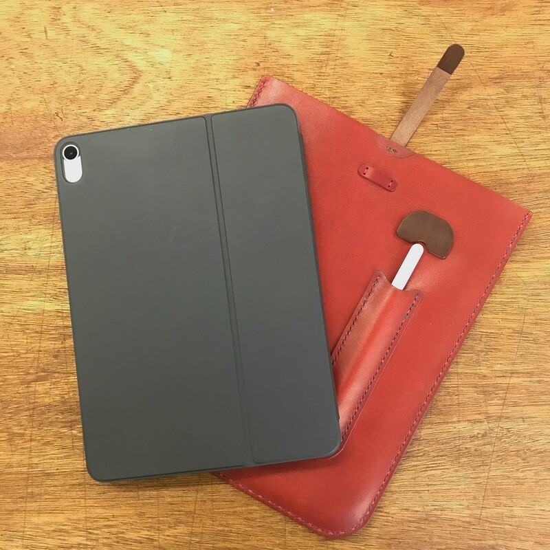 iPad Pro11・iPad Air用smart keyboard folioの革ケース。
