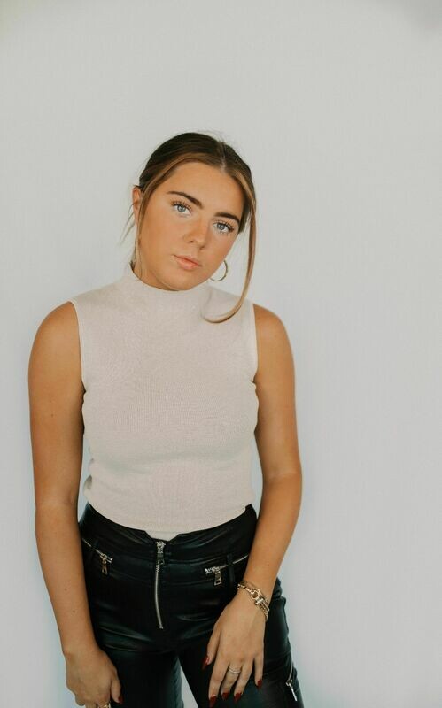 Sleek Top