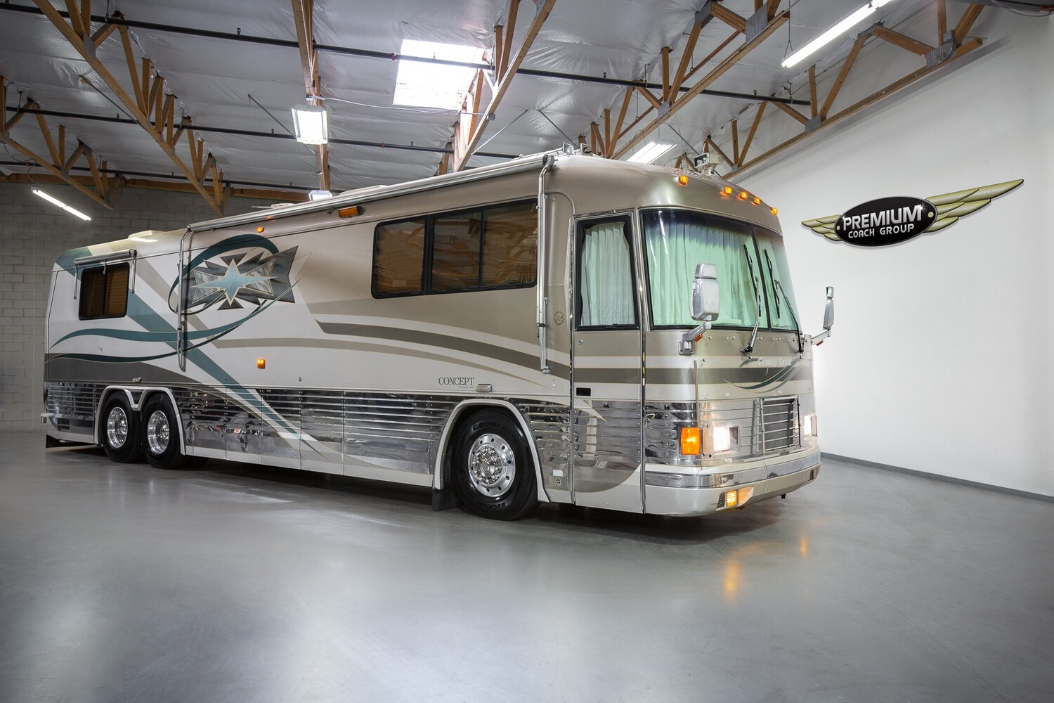 1999 COUNTRY COACH CONCEPT 40FT