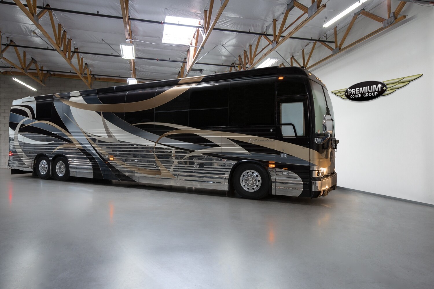 2008 PREVOST COUNTRY COACH XLII