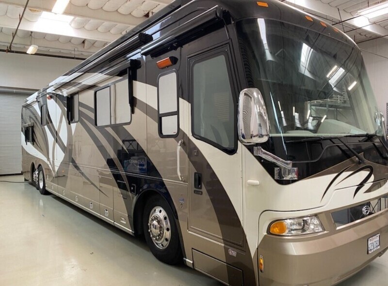 2007 COUNTRY COACH MAGNA 70K MILES 600HP
