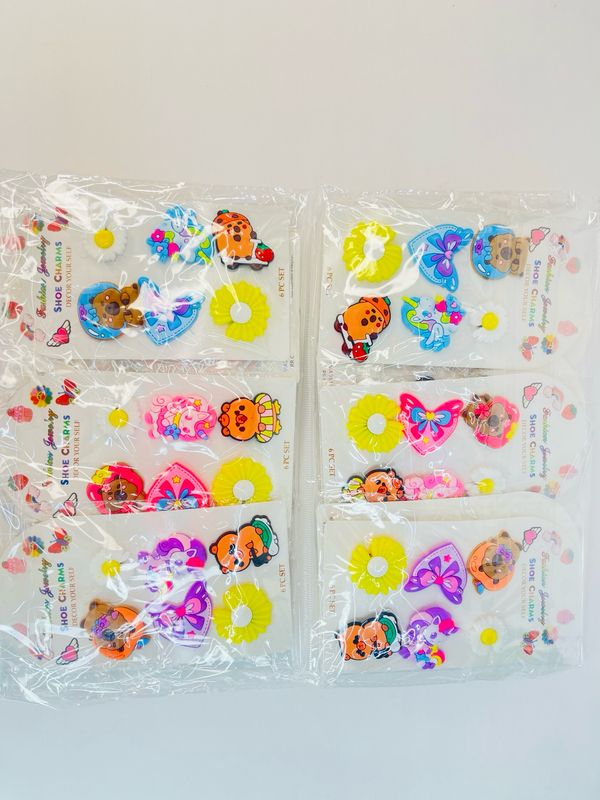 KNV-9275 Charms de Crocs capybara