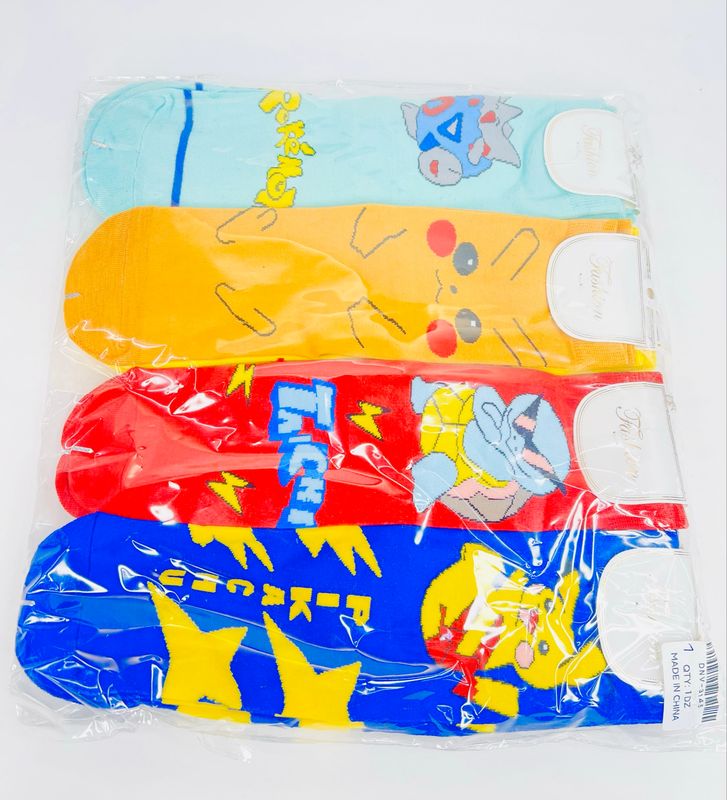 DNV-3145 Medias Pikachu