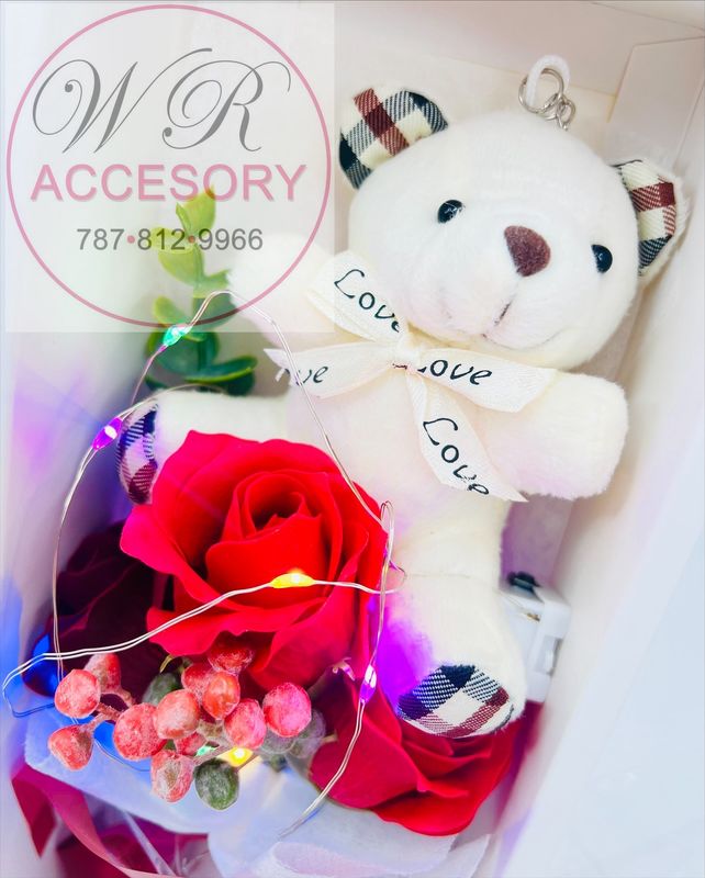 SLP-7386 1pcs Bear + Rose Rojo
