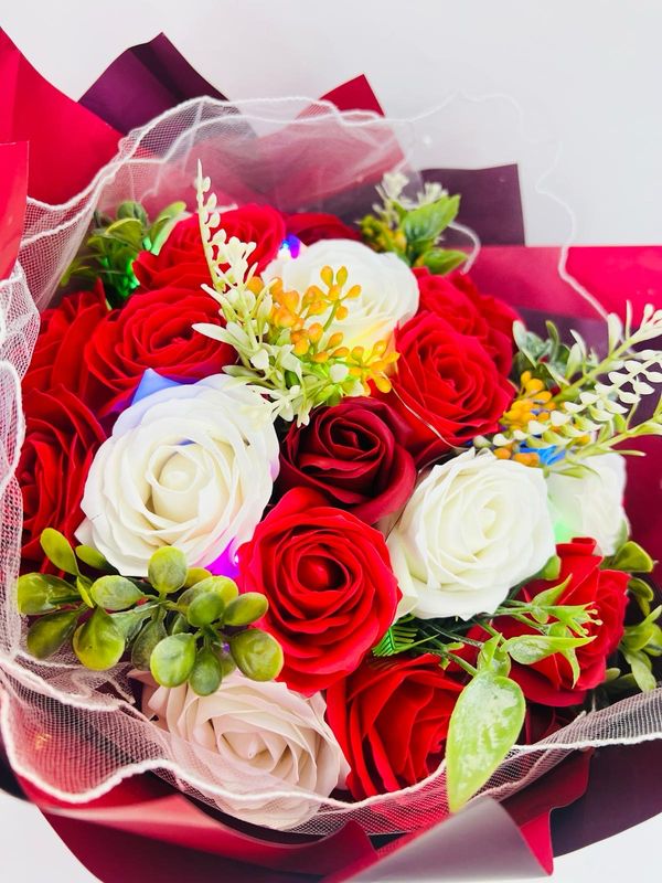 SLP-7587 Flower Bouquet Red 1 pcs