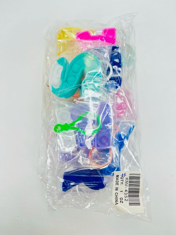 KNV-4352 llaveros letras pop-it 12Pcs 