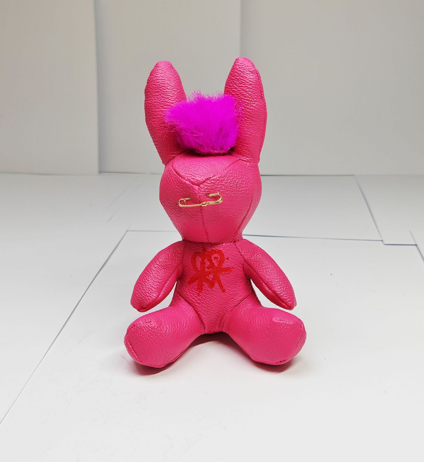 Anarchy Bunny Boxed with Keychain - Hot Pink AB008