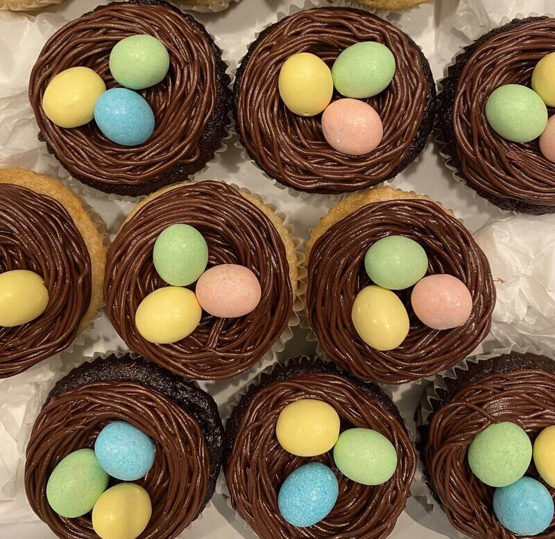 6 Piece Easter Cupcake