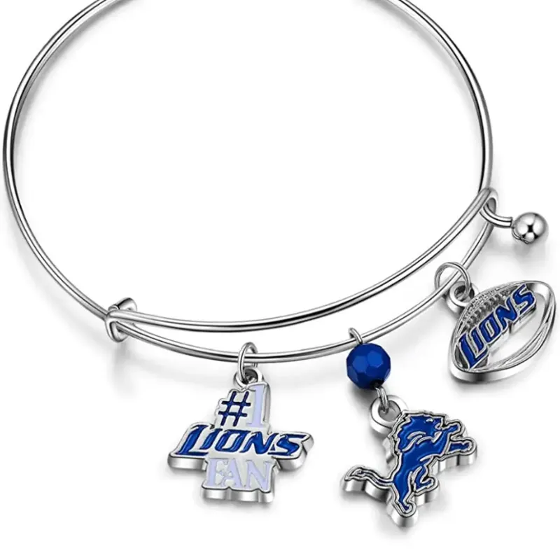 Lion&#39;s Charm Bracelet