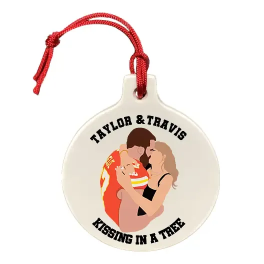 Tay &amp; Trav Kissing under a Tree