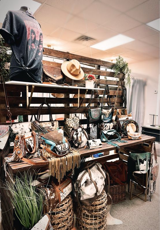WESTERN ACCESSORIES
