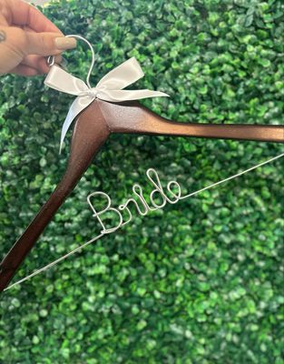 Bride/Groom Hanger