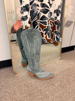 Boot Scootin' with Gray'cee