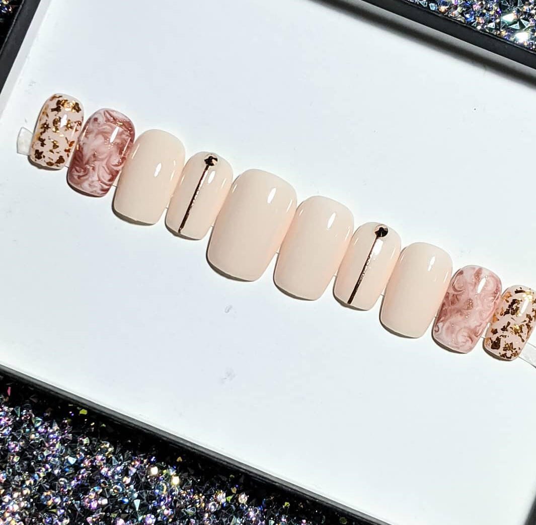 Glowse&#39; Nude 