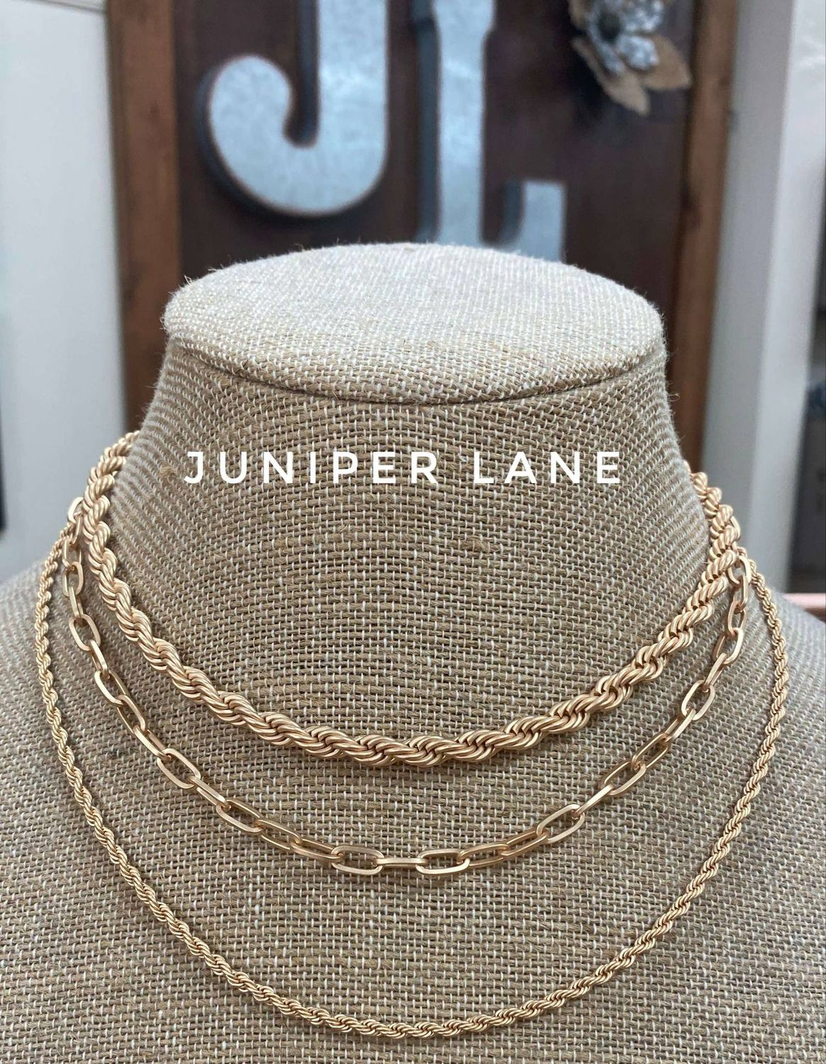 3 Row Chain Neck