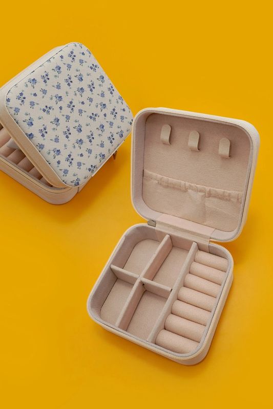 Travel Jewelry Keeper