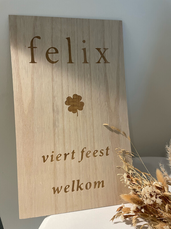 Welkomstbord babyborrel of huwelijk in hout